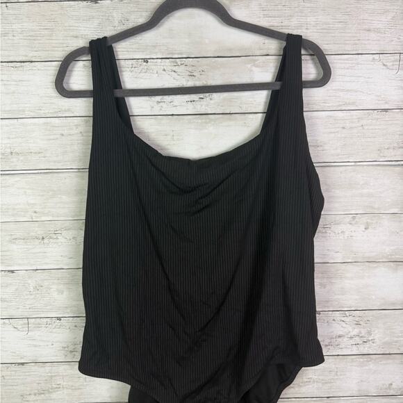 Madewell Plus Ribbed Scoop-Neck One-Piece Swimsuit Black Size 4X - Picture 4 of 6
